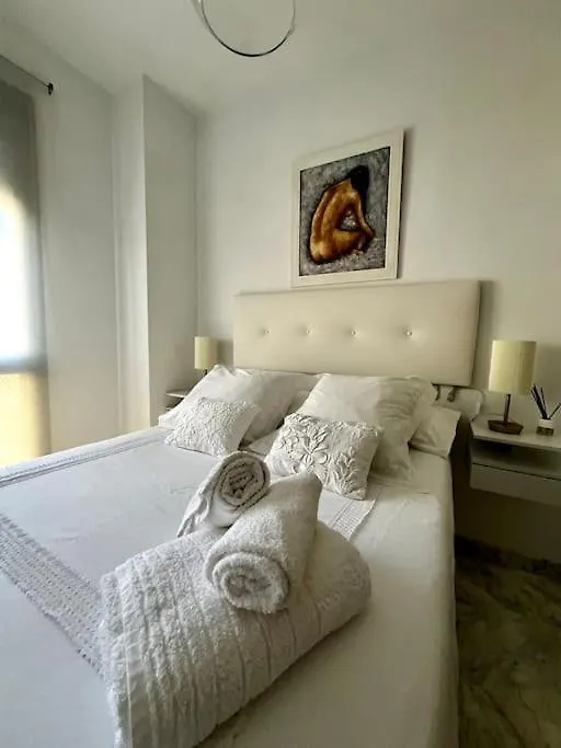 Apartamento Tu Oasis De Lujo Junto Al Guadalquivir Sevilla 0*,  España
